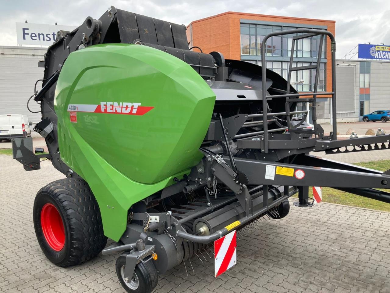 Rundballenpresse des Typs Fendt 4180V, Gebrauchtmaschine in Stuhr (Bild 2)