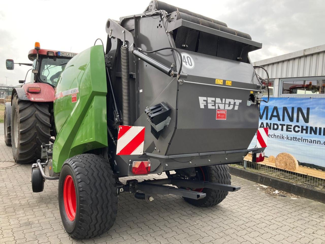 Rundballenpresse Türe ait Fendt 4180V, Gebrauchtmaschine içinde Stuhr (resim 3)