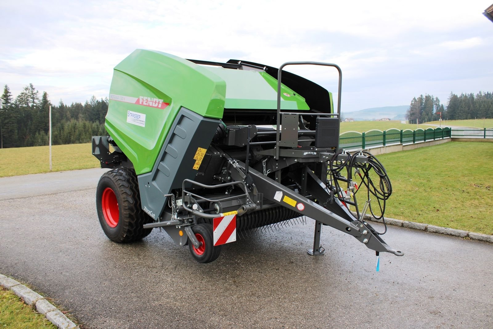 Rundballenpresse del tipo Fendt Rotana 130 F Xtra, Neumaschine In Neukirchen am Walde  (Immagine 1)