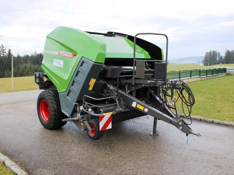 Rundballenpresse of the type Fendt Rotana 130 F Xtra, Neumaschine in Neukirchen am Walde  (Picture 1)