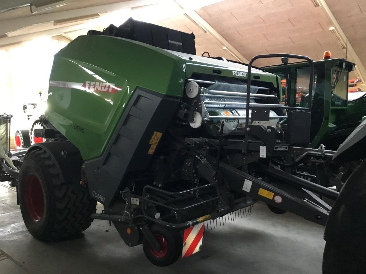 Rundballenpresse tip Fendt ROTANA 160 V COMBI, Gebrauchtmaschine in Grindsted (Poză 4)