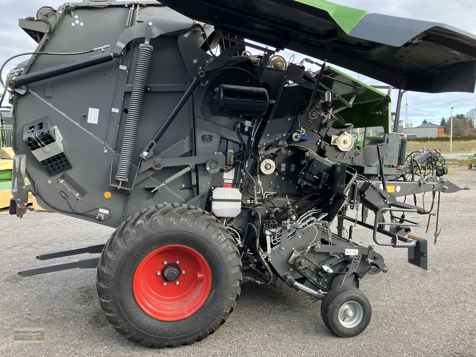 Rundballenpresse van het type Fendt Rotana 180 Xtra Cut, Gebrauchtmaschine in Gampern (Foto 10)