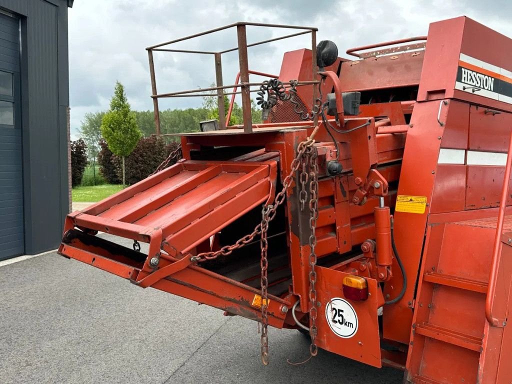 Rundballenpresse typu Fiat Hesston 4700, Gebrauchtmaschine v BENNEKOM (Obrázok 9)