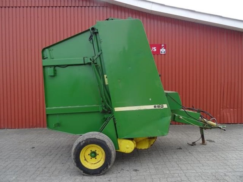 Rundballenpresse des Typs John Deere 550, Gebrauchtmaschine in Ribe (Bild 2)