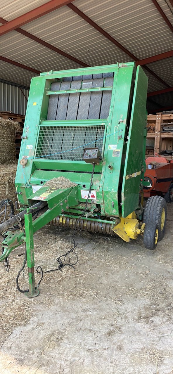 Rundballenpresse of the type John Deere 550, Gebrauchtmaschine in Lalœuf (Picture 1)