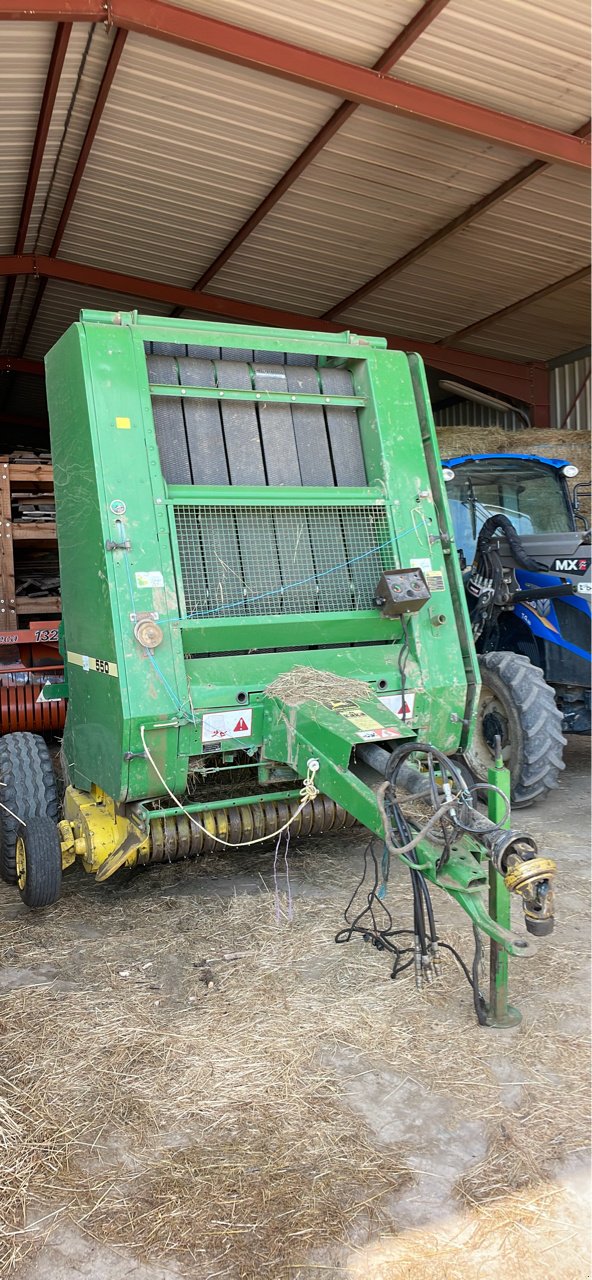 Rundballenpresse of the type John Deere 550, Gebrauchtmaschine in Lalœuf (Picture 2)