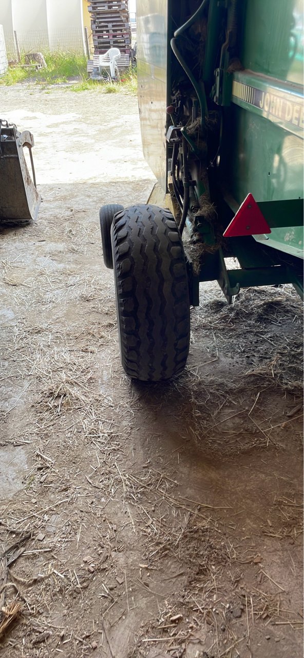 Rundballenpresse typu John Deere 550, Gebrauchtmaschine v Lalœuf (Obrázok 5)