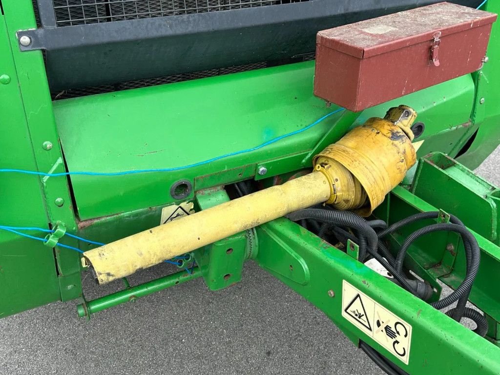 Rundballenpresse du type John Deere 570, Gebrauchtmaschine en BENNEKOM (Photo 5)