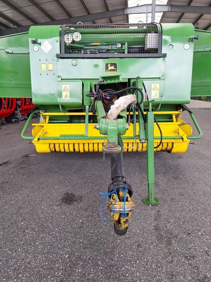 Rundballenpresse des Typs John Deere 575, Gebrauchtmaschine in Bergheim (Bild 2)