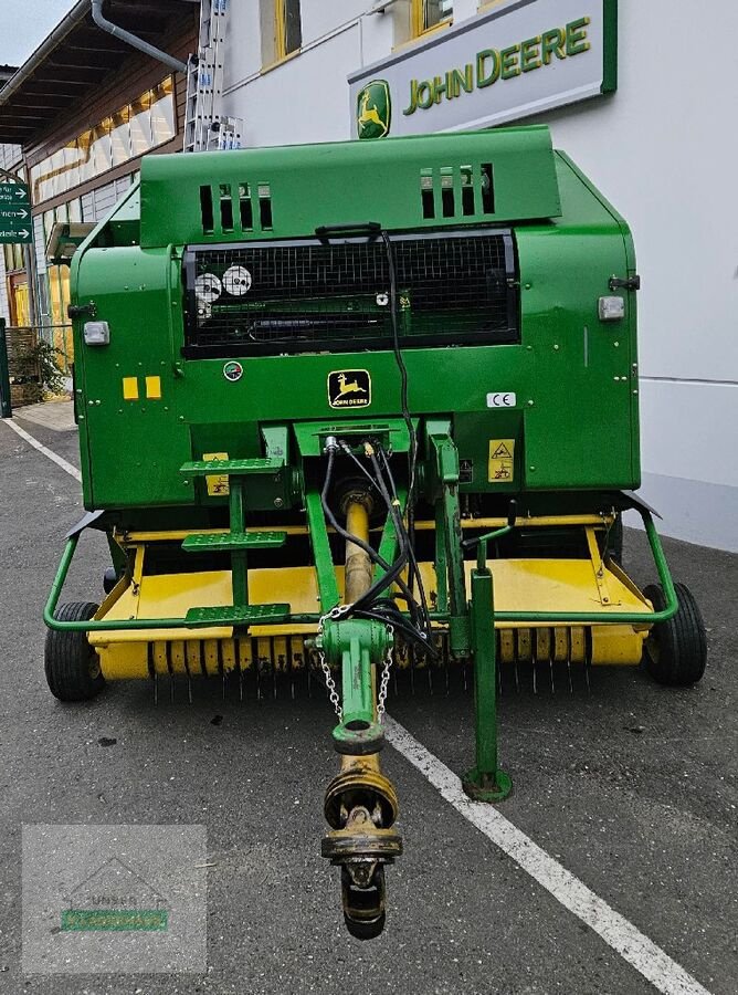 Rundballenpresse des Typs John Deere 575, Gebrauchtmaschine in St. Michael (Bild 1)