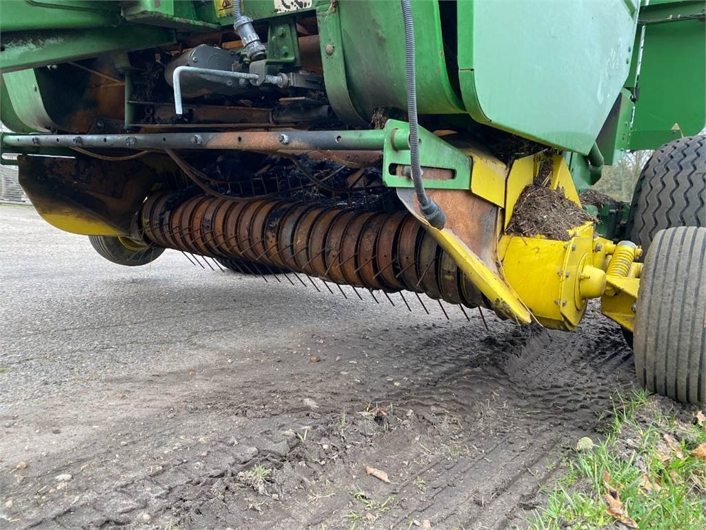 Rundballenpresse типа John Deere 580, Gebrauchtmaschine в Hemmet (Фотография 9)