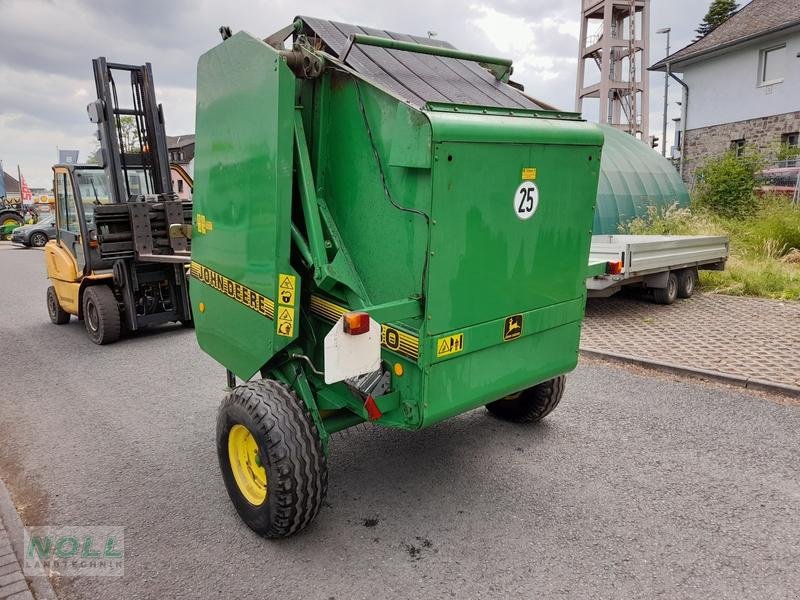 Rundballenpresse tip John Deere 580, Gebrauchtmaschine in Limburg (Poză 4)