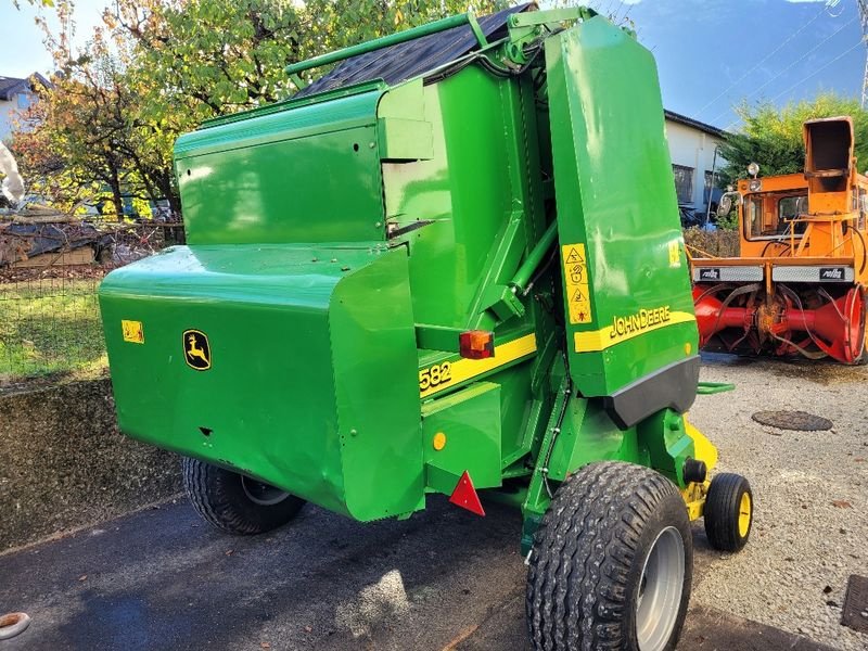 Rundballenpresse des Typs John Deere 582 - GZ2588, Gebrauchtmaschine in Eppan (BZ) (Bild 4)