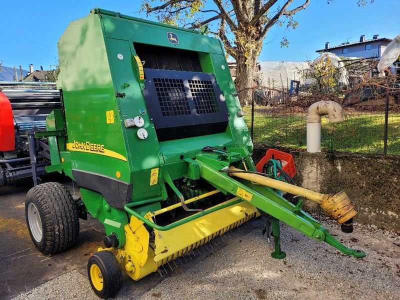 Rundballenpresse des Typs John Deere 582 - GZ2588, Gebrauchtmaschine in Eppan (BZ)