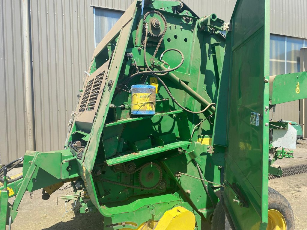 Rundballenpresse del tipo John Deere 582 HIFLOW FICELLE FILET (  DESTOCKAGE ), Gebrauchtmaschine en SAINT FLOUR (Imagen 5)