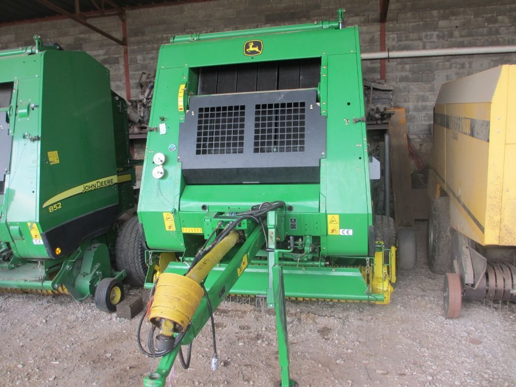 Rundballenpresse typu John Deere 582 hiflow, Gebrauchtmaschine v RODEZ (Obrázok 1)