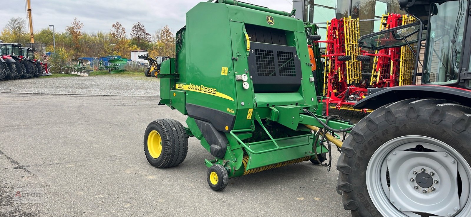 Rundballenpresse des Typs John Deere 582 Maxi Cut, Gebrauchtmaschine in Herrenberg-Gültstein (Bild 1)