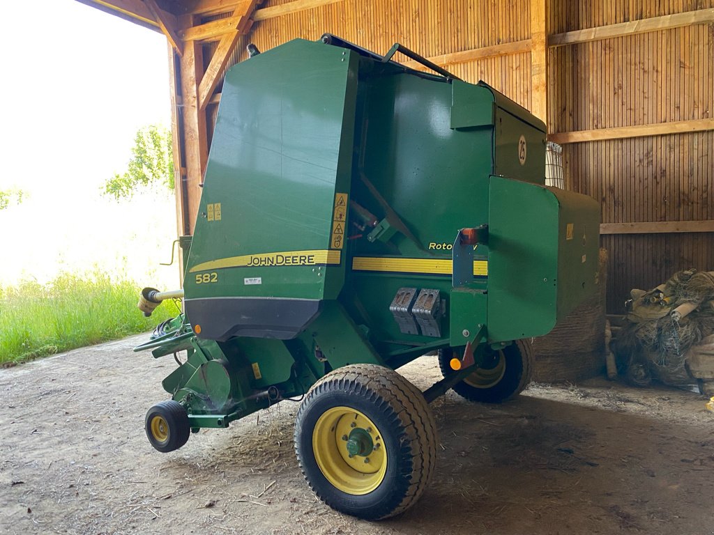 Rundballenpresse typu John Deere 582 ROTOFLOW FICELLE FILET, Gebrauchtmaschine w UZERCHE (Zdjęcie 3)