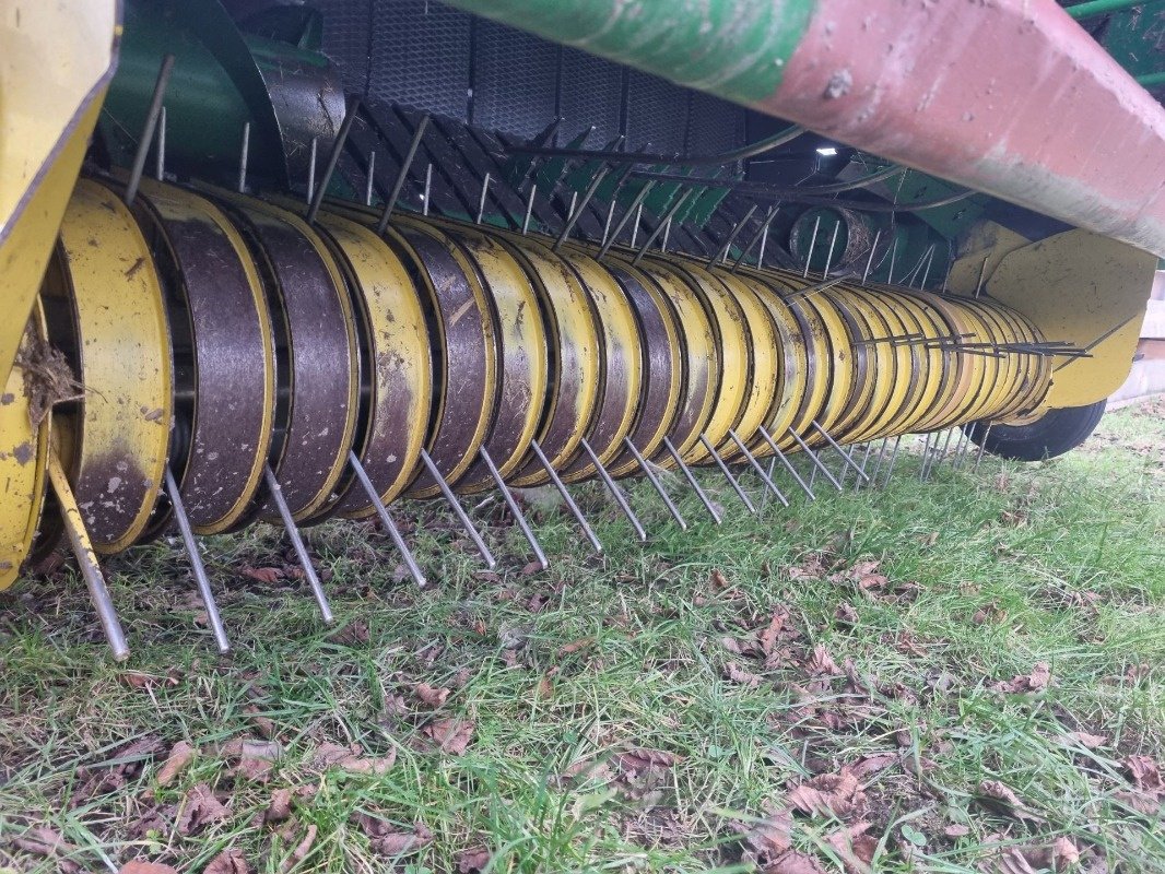 Rundballenpresse typu John Deere 582, Gebrauchtmaschine v Neubrandenburg (Obrázok 8)