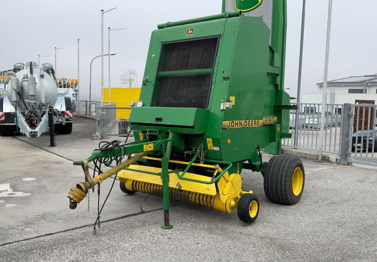 Rundballenpresse tip John Deere 590 Maxicut, Gebrauchtmaschine in Zwettl (Poză 1)