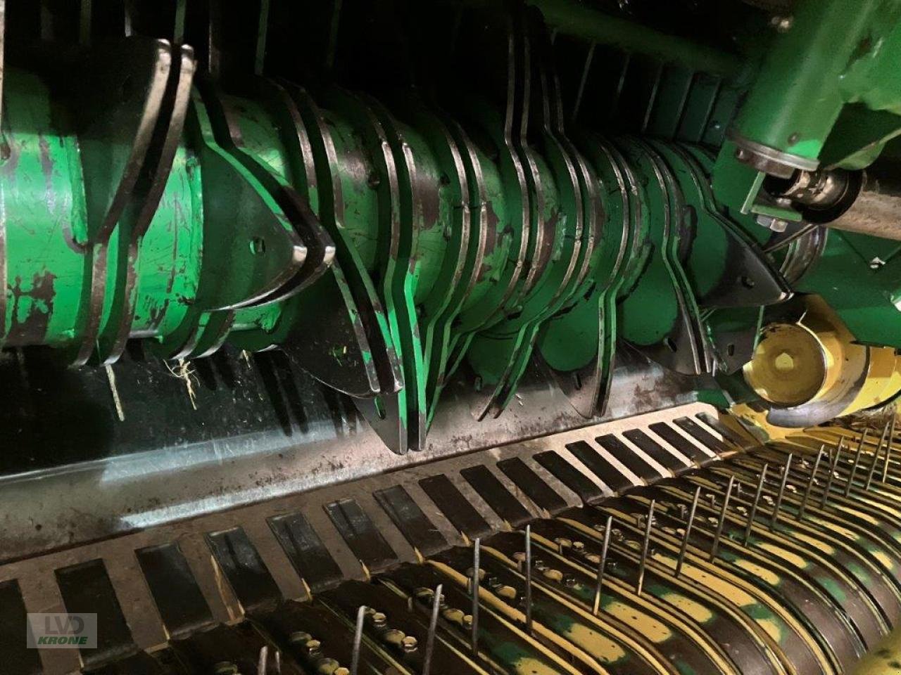 Rundballenpresse Türe ait John Deere 590 mit Multi CUT, Gebrauchtmaschine içinde Spelle (resim 7)