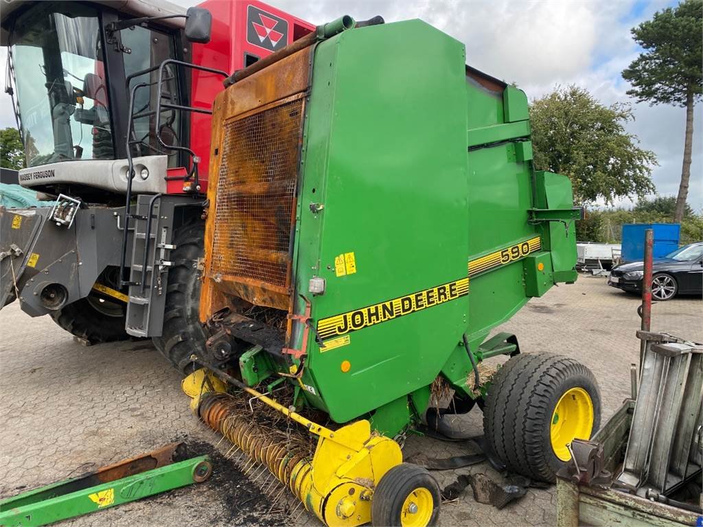 Rundballenpresse типа John Deere 590, Gebrauchtmaschine в Hemmet (Фотография 1)