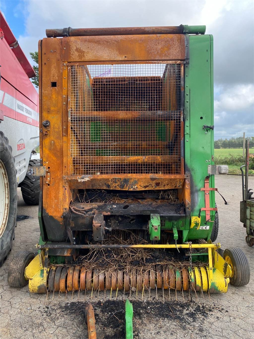 Rundballenpresse типа John Deere 590, Gebrauchtmaschine в Hemmet (Фотография 2)