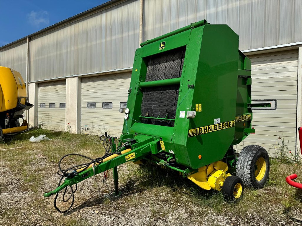 Rundballenpresse typu John Deere 590, Gebrauchtmaschine w Lérouville (Zdjęcie 2)