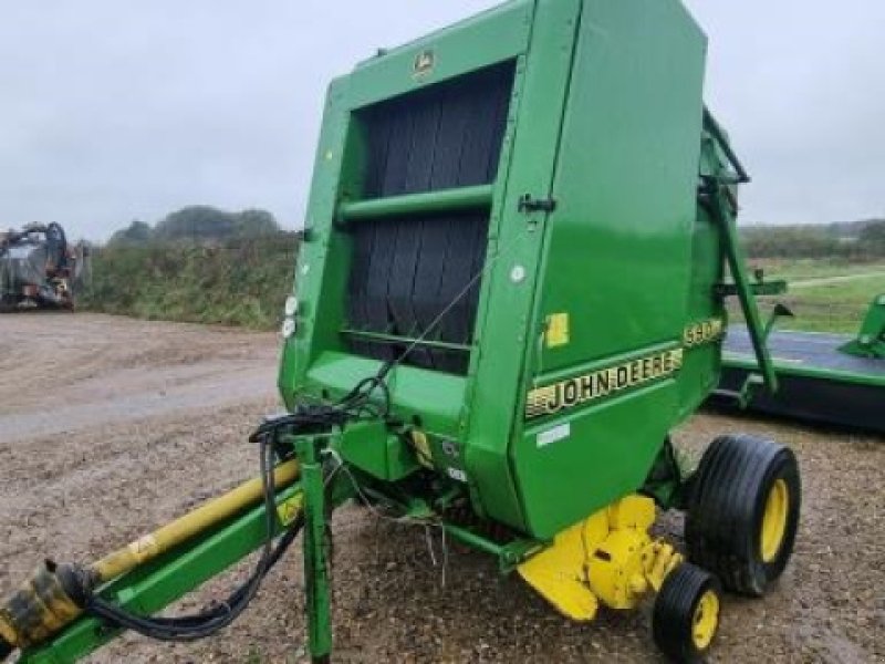 Rundballenpresse tip John Deere 590, Gebrauchtmaschine in Videbæk (Poză 1)