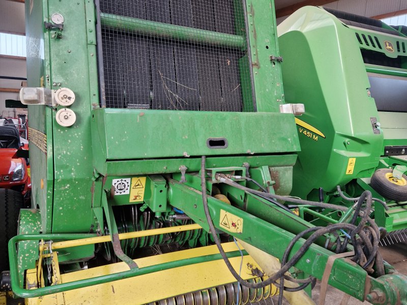 Rundballenpresse des Typs John Deere 590, Gebrauchtmaschine in Bad Sobernheim