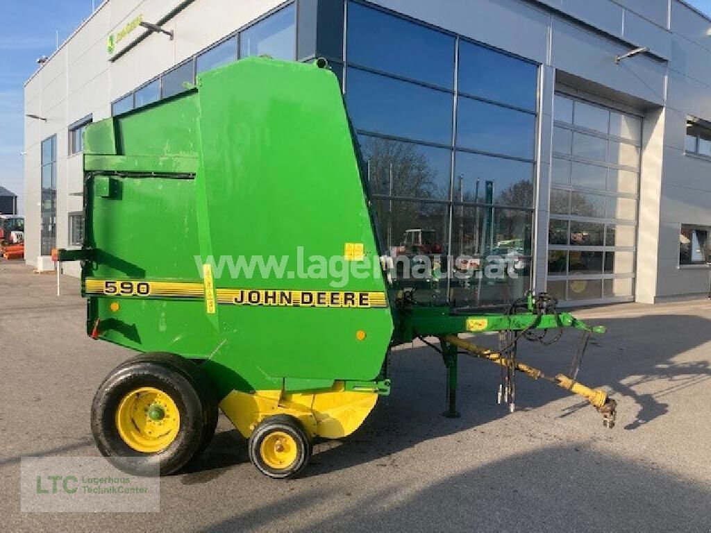 Rundballenpresse des Typs John Deere 590, Gebrauchtmaschine in Eggendorf (Bild 2)