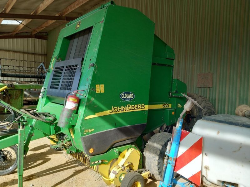 Rundballenpresse типа John Deere 592 Hi Flow, Gebrauchtmaschine в BRECE (Фотография 1)