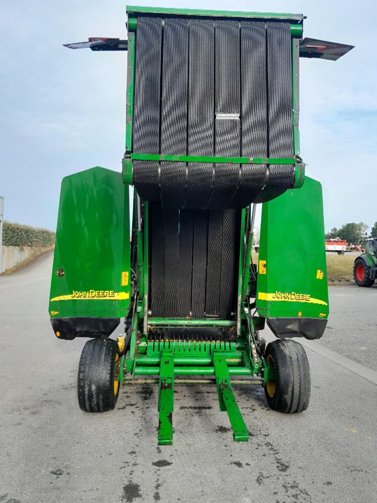 Rundballenpresse of the type John Deere 592 HIFLOW, Gebrauchtmaschine in BAZOGES EN PAREDS (Picture 4)