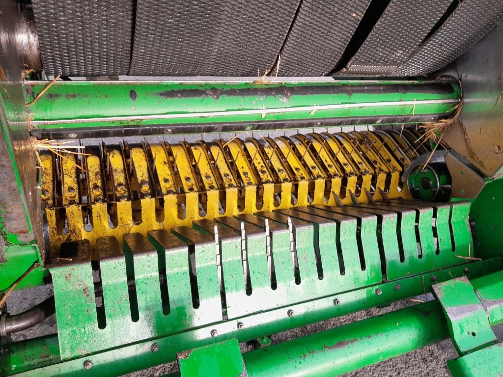 Rundballenpresse du type John Deere 592 HIFLOW, Gebrauchtmaschine en BAZOGES EN PAREDS (Photo 7)