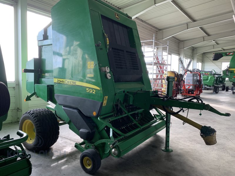 Rundballenpresse des Typs John Deere 592 Maxi Cut, Gebrauchtmaschine in Kandern-Tannenkirch (Bild 1)