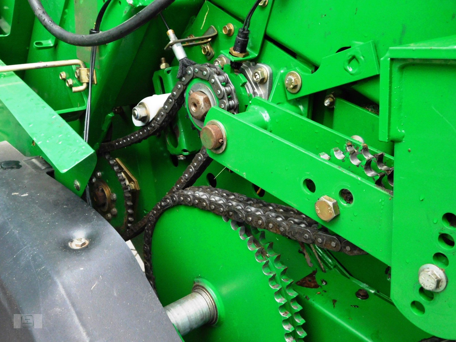 Rundballenpresse des Typs John Deere 592 MaxiCut Premium, Gebrauchtmaschine in Gross-Bieberau (Bild 10)