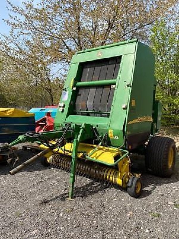 Rundballenpresse des Typs John Deere 592 MAXICUT, Gebrauchtmaschine in Muespach-le-Haut (Bild 1)