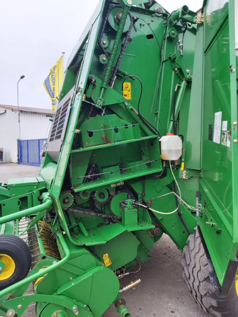 Rundballenpresse des Typs John Deere 592 premium, Gebrauchtmaschine in VERT TOULON (Bild 7)