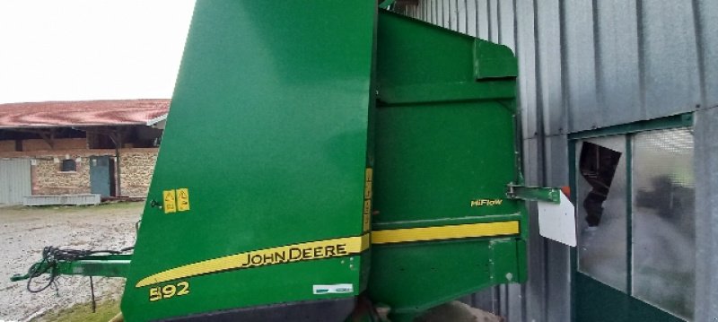 Rundballenpresse του τύπου John Deere 592, Gebrauchtmaschine σε VERT TOULON (Φωτογραφία 8)