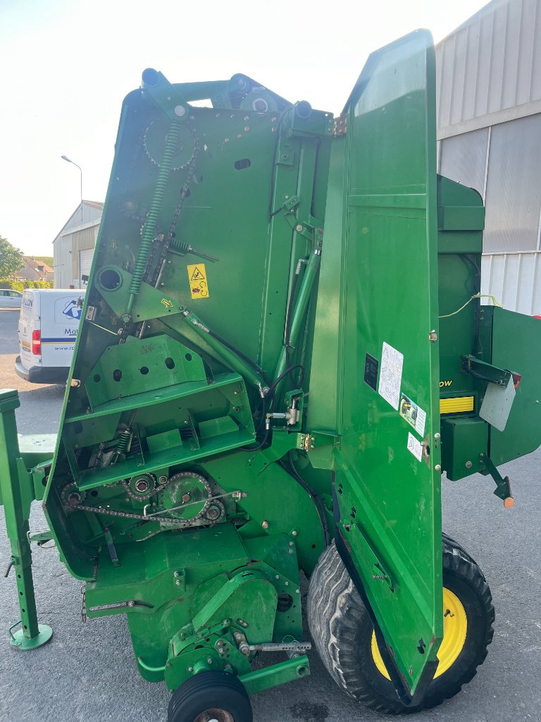 Rundballenpresse van het type John Deere 592, Gebrauchtmaschine in VERT TOULON (Foto 3)