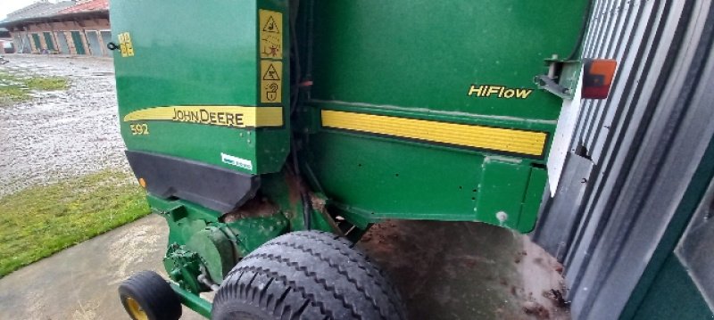 Rundballenpresse του τύπου John Deere 592, Gebrauchtmaschine σε VERT TOULON (Φωτογραφία 9)