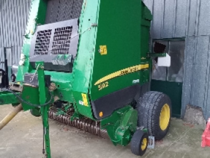 Rundballenpresse tipa John Deere 592, Gebrauchtmaschine u VERT TOULON