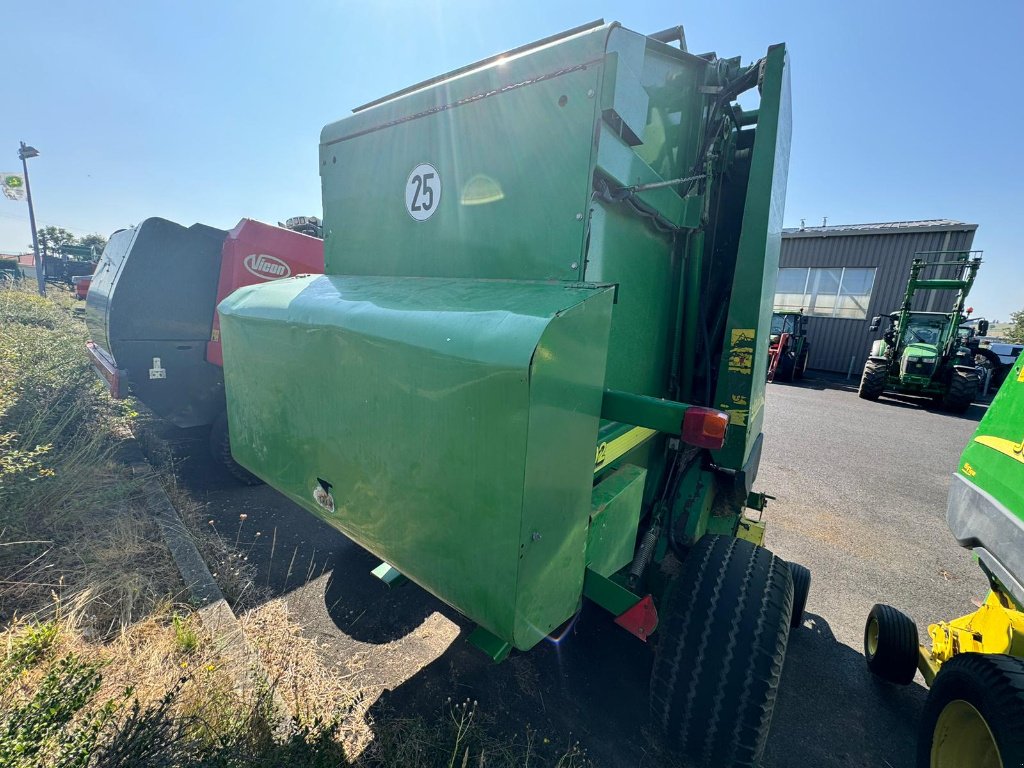 Rundballenpresse typu John Deere 592, Gebrauchtmaschine w SAINT FLOUR (Zdjęcie 4)