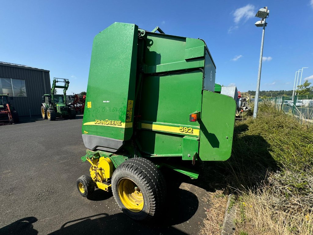 Rundballenpresse typu John Deere 592, Gebrauchtmaschine v SAINT FLOUR (Obrázok 5)