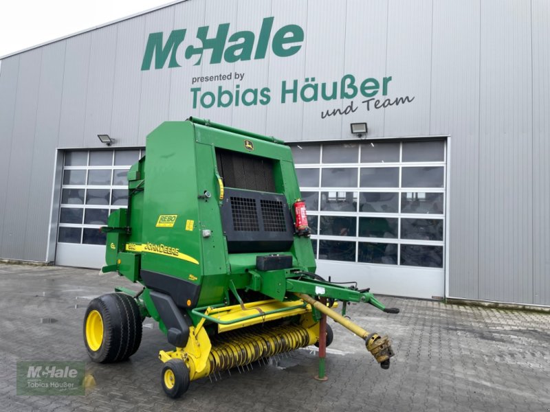 Rundballenpresse des Typs John Deere 592, Gebrauchtmaschine in Borgholzhausen (Bild 1)