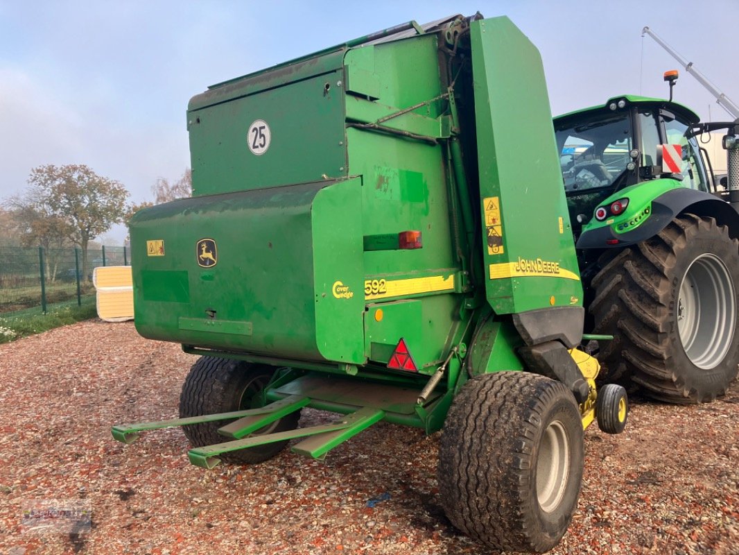 Rundballenpresse a típus John Deere 592, Gebrauchtmaschine ekkor: Aurich (Kép 5)