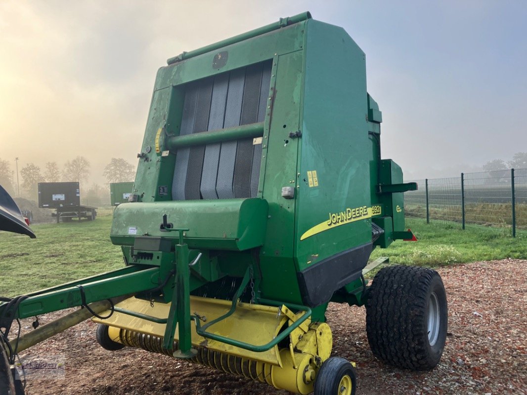 Rundballenpresse a típus John Deere 592, Gebrauchtmaschine ekkor: Aurich (Kép 1)