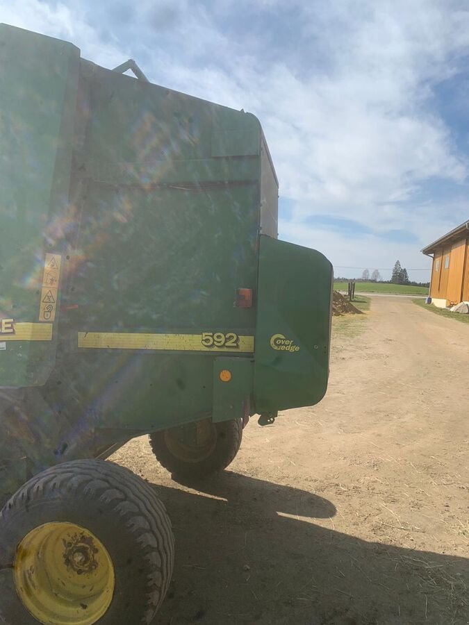 Rundballenpresse of the type John Deere 592C, Gebrauchtmaschine in Zwettl (Picture 3)