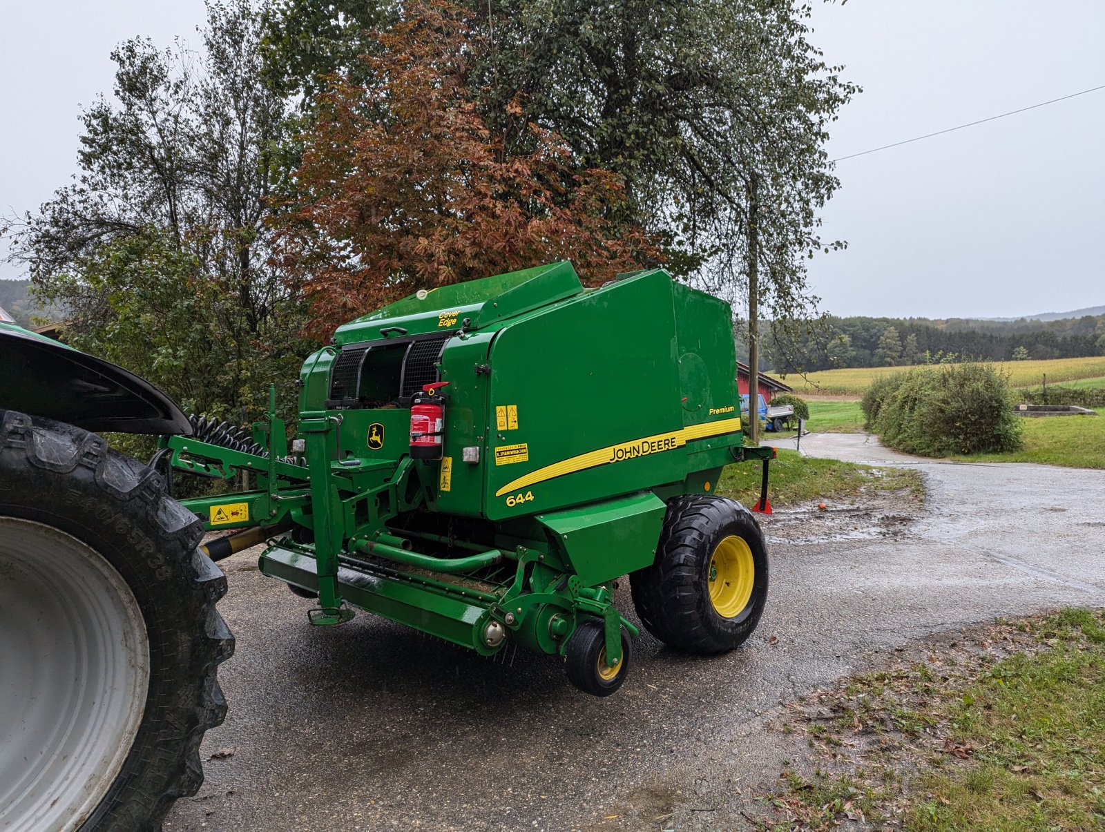 Rundballenpresse del tipo John Deere 644 Premium, Gebrauchtmaschine In Auerbach (Immagine 2)