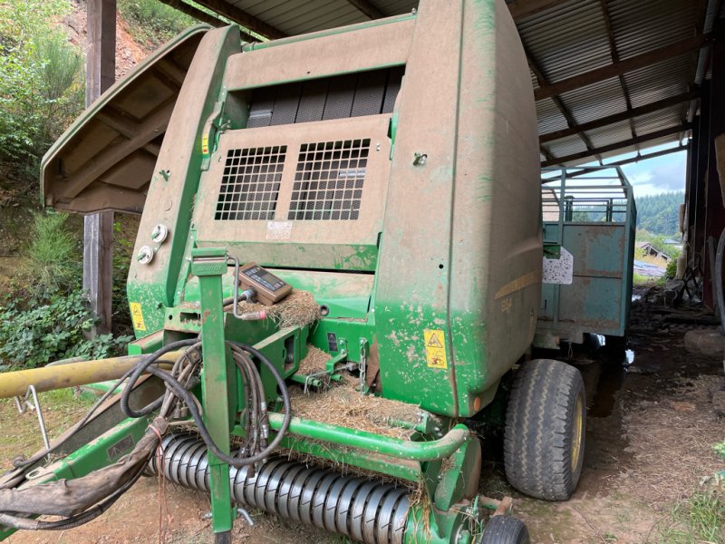 Rundballenpresse van het type John Deere 854 ROTOFLOW ., Gebrauchtmaschine in UZERCHE (Foto 1)